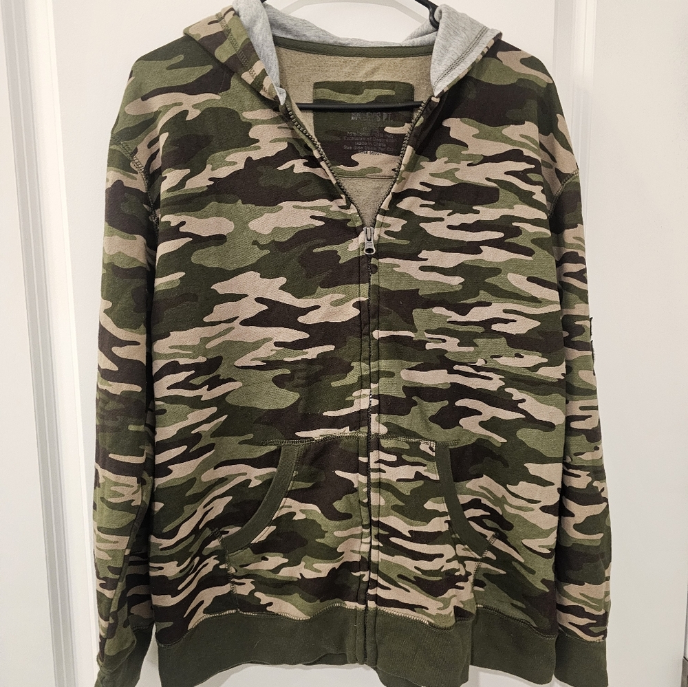 Camouflage Zip-Up Hoodie